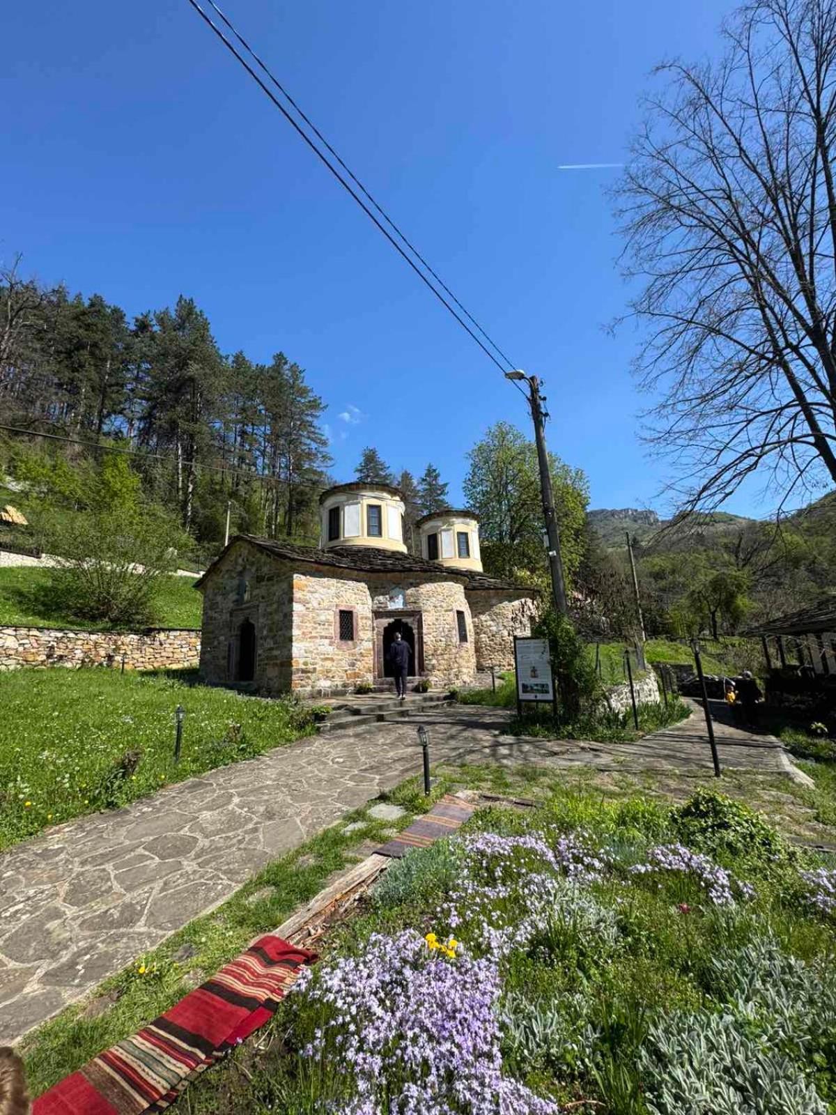 Семеен Хотел Вит Teteven Exterior photo